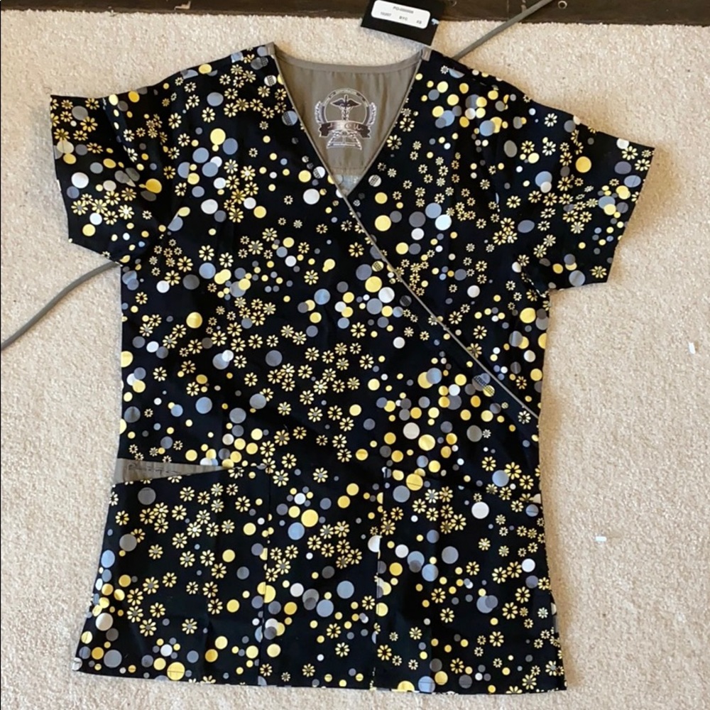 Printed a Cotton scrub top